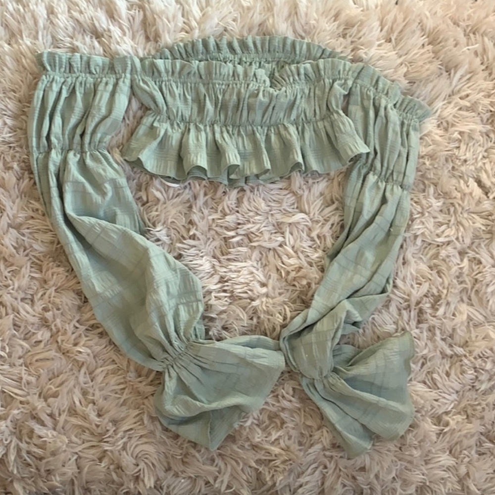 cute cropped green top